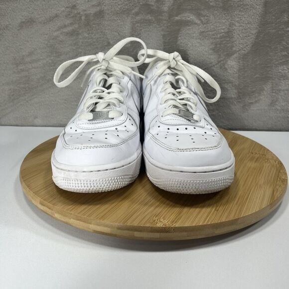Nike Air Force 1 '07 Shoes Triple White Sneakers DD8959-100 Mens Size 9 - Picture 2 of 10